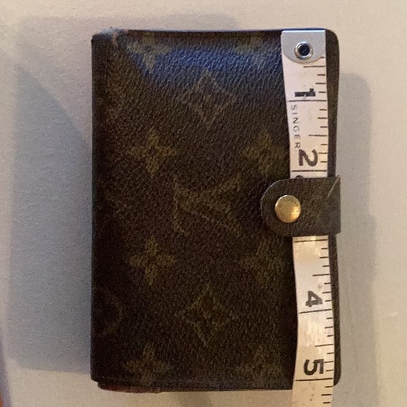 Vintage authentic Louis Vuitton bifold/ snap & button closure wallet. - Picture 11 of 14